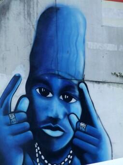 Les yeux dans la rue